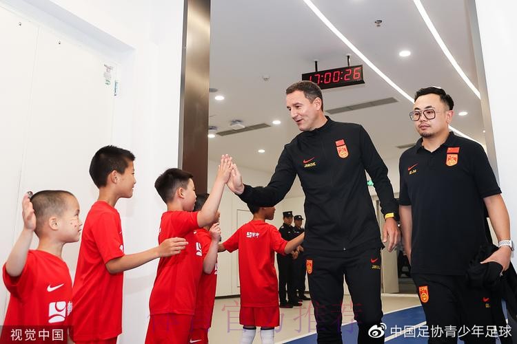 中国之队举行“赛事家庭体验日”：牵手美丽梭鱼湾，海浪和海螺共舞